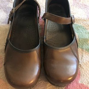 Dansko women’s brown beige danish clogs size 6.5-7